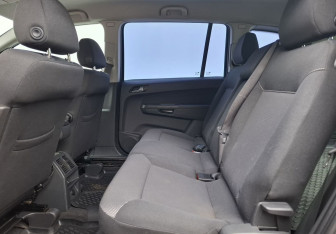 Подержанный автомобиль Opel Zafira Compactvan 2012 года (11 фото)