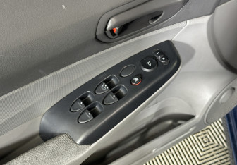 Подержанный автомобиль Honda Civic Sedan 2007 года (18 фото)