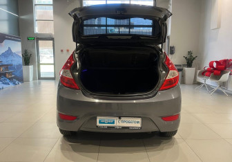 Подержанный автомобиль Hyundai Solaris Hatchback 2012 года (6 фото)