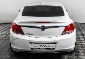 Подержанный автомобиль Opel Insignia Sedan 2013 года (6 фото)