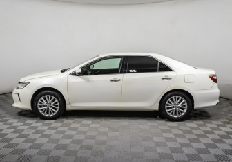 Подержанный автомобиль Toyota Camry Sedan 2015 года (8 фото)