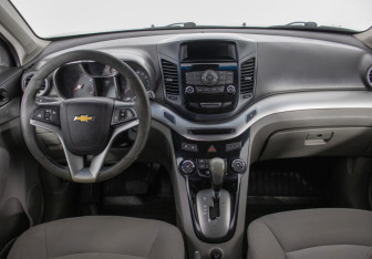 Подержанный автомобиль Chevrolet Orlando 2013 года (14 фото)