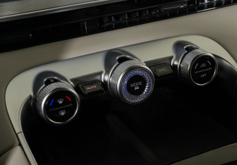 Подержанный автомобиль Exeed RX 2023 года (17 фото)