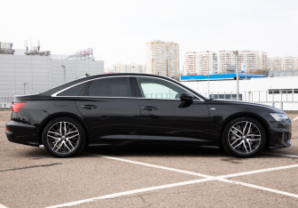 Подержанный автомобиль Audi A6 Sedan 2018 года (6 фото)