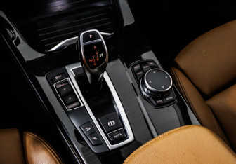 Подержанный автомобиль BMW X4 2015 года (18 фото)