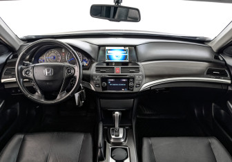 Подержанный автомобиль Honda Crosstour 2014 года (14 фото)
