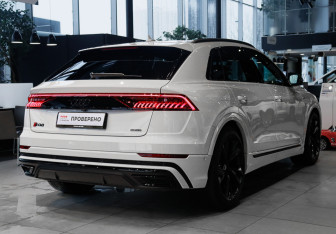Подержанный автомобиль Audi Q8 2019 года (4 фото)