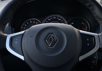 Подержанный автомобиль Renault Koleos 2012 года (15 фото)