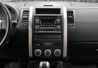 Подержанный автомобиль Nissan X-Trail 2014 года (15 фото)