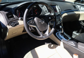 Подержанный автомобиль Opel Insignia Wagon 2014 года (13 фото)