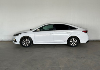Подержанный автомобиль Hyundai Sonata 2018 года (8 фото)