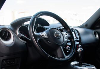 Подержанный автомобиль Nissan Juke 2014 года (16 фото)