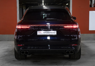 Подержанный автомобиль Porsche Cayenne 2018 года (6 фото)