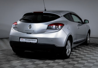 Подержанный автомобиль Renault Megane Hatchback 2011 года (5 фото)