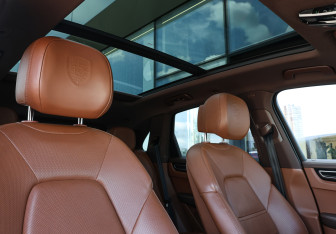 Подержанный автомобиль Porsche Cayenne 2018 года (9 фото)