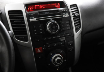 Подержанный автомобиль Kia Venga 2013 года (9 фото)