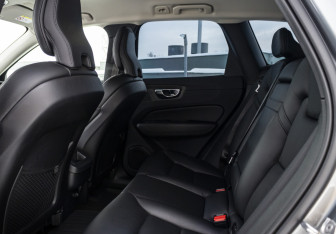 Подержанный автомобиль Volvo XC60 2019 года (16 фото)