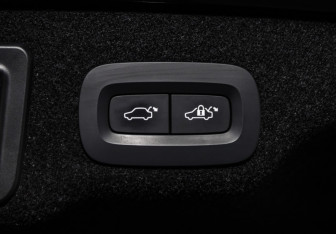 Подержанный автомобиль Volvo S90 2019 года (15 фото)