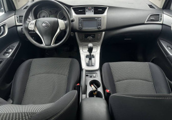 Подержанный автомобиль Nissan Sentra Sedan 2015 года (11 фото)