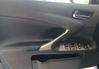 Подержанный автомобиль Lexus IS Sedan 2007 года (14 фото)