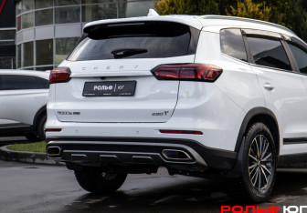 Подержанный автомобиль Chery Tiggo 8 Pro 2021 года (16 фото)