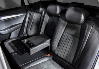 Подержанный автомобиль Skoda Karoq 2020 года (17 фото)