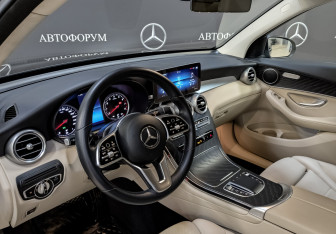 Подержанный автомобиль Mercedes-Benz GLC Coupe 2022 года (15 фото)