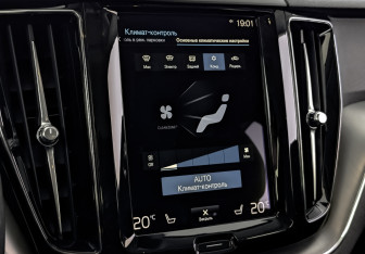 Подержанный автомобиль Volvo XC60 2021 года (26 фото)