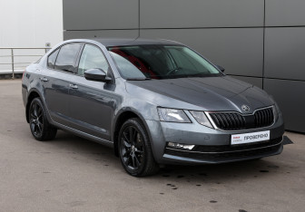 Подержанный автомобиль Skoda Octavia Liftback 2018 года (3 фото)
