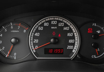 Подержанный автомобиль Suzuki Swift Hatchback 2008 года (16 фото)