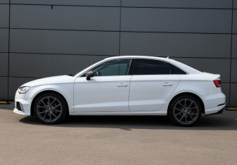 Подержанный автомобиль Audi A3 Sedan 2018 года (7 фото)