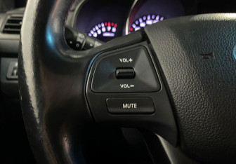 Подержанный автомобиль Kia Rio Sedan 2013 года (14 фото)