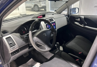Подержанный автомобиль Suzuki Liana Wagon 2007 года (7 фото)