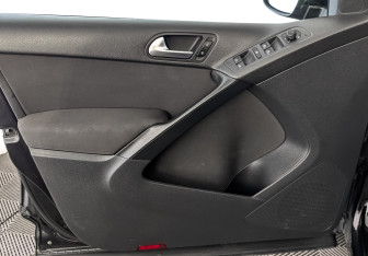 Подержанный автомобиль Volkswagen Tiguan 2016 года (18 фото)