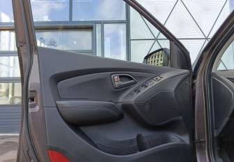 Подержанный автомобиль Hyundai ix35 2014 года (16 фото)