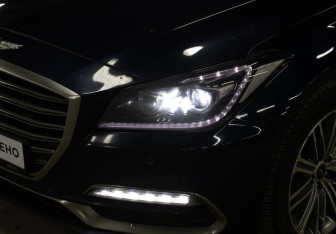Подержанный автомобиль Genesis G80 2017 года (25 фото)