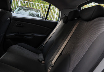 Подержанный автомобиль Kia Rio Hatchback 2010 года (8 фото)