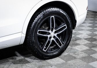 Подержанный автомобиль Audi Q3 2014 года (15 фото)