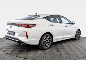 Новый Москвич 6 2025 (5 фото)