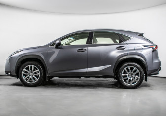 Подержанный автомобиль Lexus NX 2017 года (8 фото)