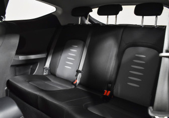 Подержанный автомобиль Kia Ceed Hatchback 2014 года (15 фото)