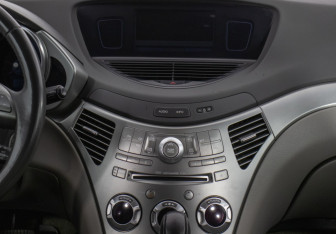 Подержанный автомобиль Subaru Tribeca 2006 года (14 фото)