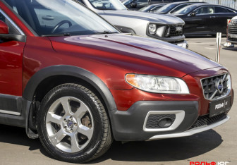 Подержанный автомобиль Volvo XC70 2010 года (29 фото)