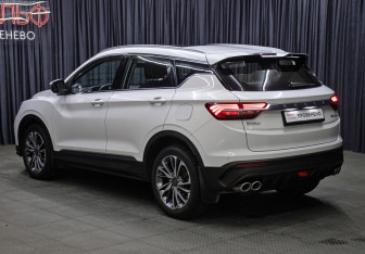 Подержанный автомобиль Geely Coolray 2023 года (7 фото)