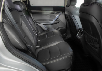 Подержанный автомобиль Geely Atlas Pro 2023 года (10 фото)