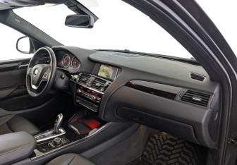 Подержанный автомобиль BMW X4 2018 года (11 фото)