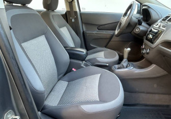 Подержанный автомобиль Chevrolet Cobalt Sedan 2013 года (10 фото)