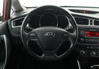 Подержанный автомобиль Kia Ceed Wagon 2015 года (9 фото)
