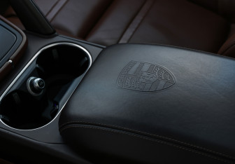 Подержанный автомобиль Porsche Cayenne 2018 года (26 фото)