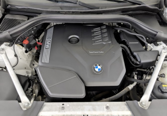 Подержанный автомобиль BMW X3 2021 года (9 фото)